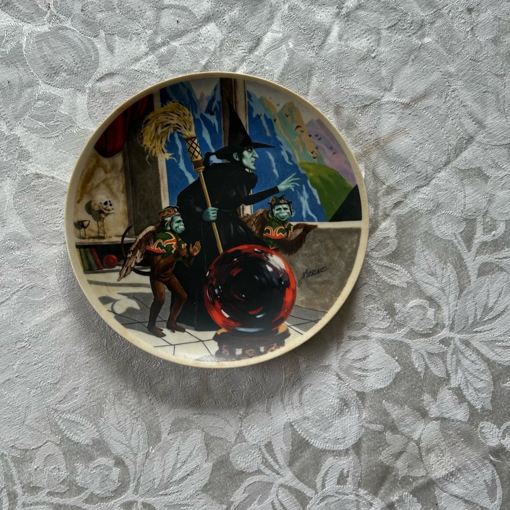 Wizard of Oz numbered Decorative plate